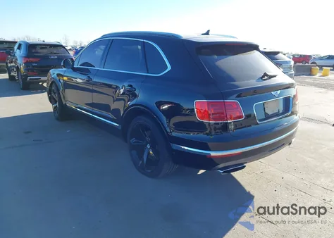 2017 Bentley Bentayga W12/W12 First Edition из США, поврежденный, VIN SJAAC2ZV4HC015750